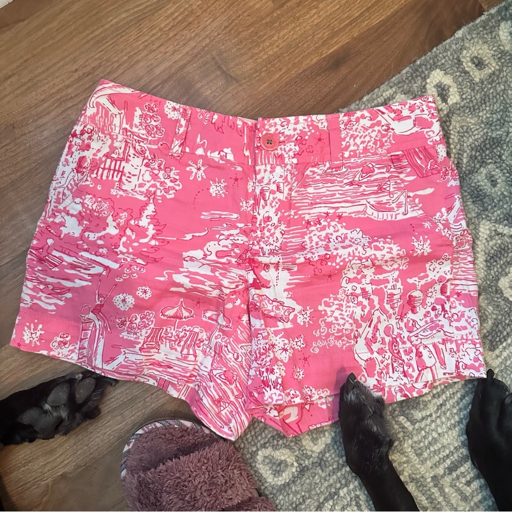 POSH STORE CLOSING
Lilly Pulitzer skinny dippin censored shorts